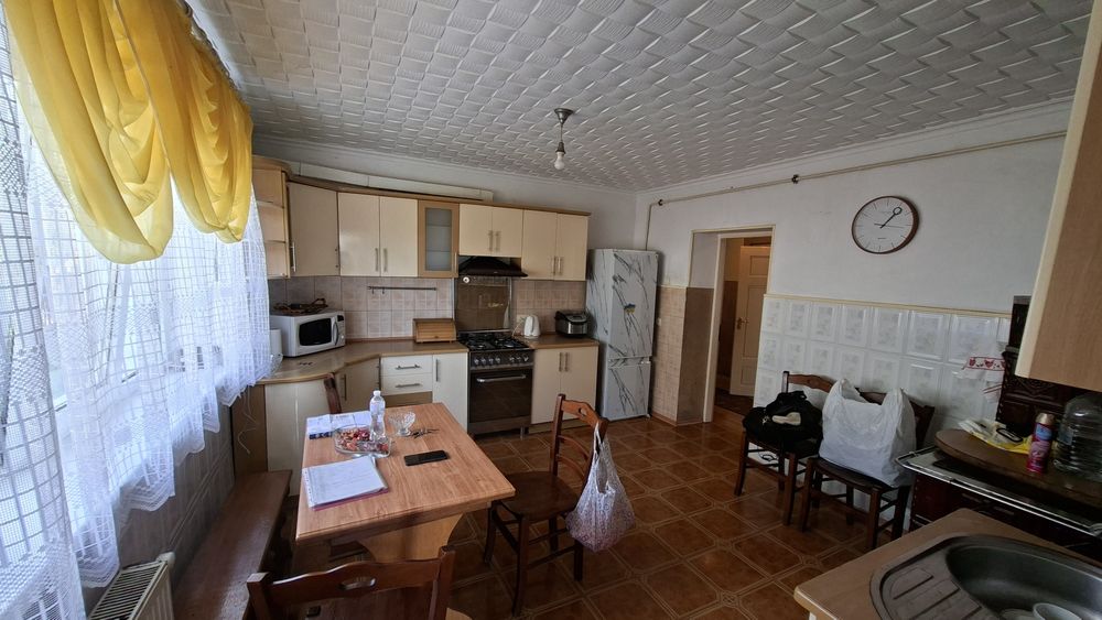 Продаж житлового будинку . Площа  220м².Земельна ділянка 11 сот.Програми. Є-відновлення.  Комунікації.Меблі .Техніка .