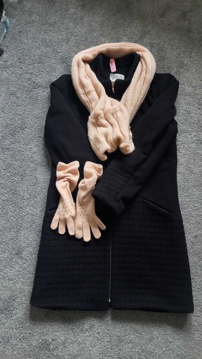 Płaszcz damski czarny wełniany  Jard M/38