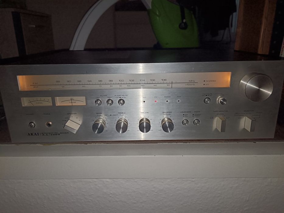 Amplituner Akai AA 1050