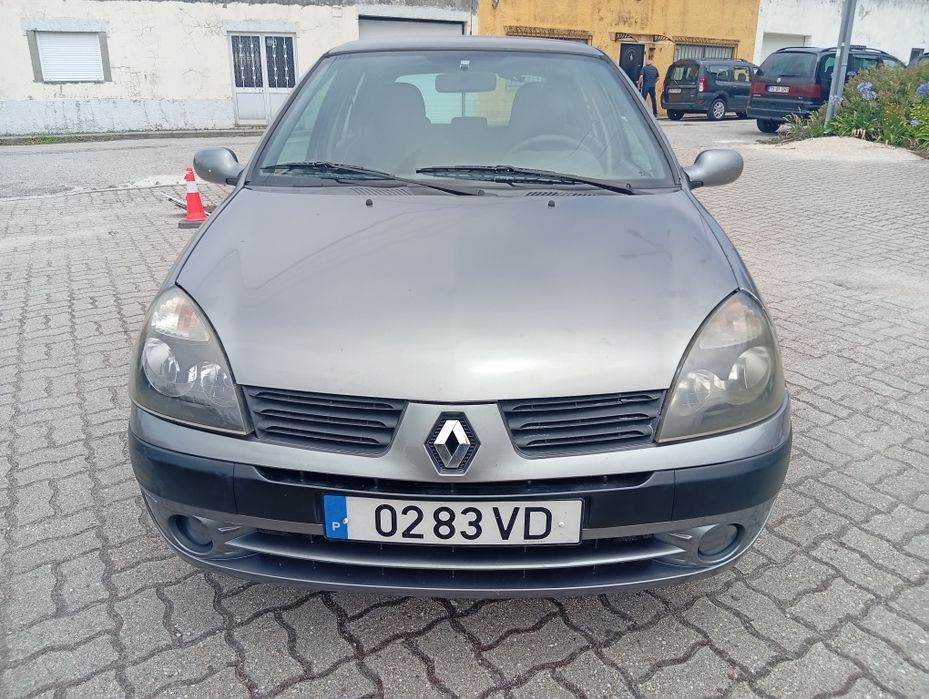 Renault Clio — fotografia 12