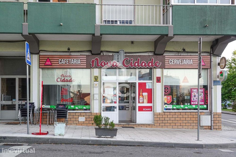 Café em pleno funcionamento com uma das melhores localizações da cidad