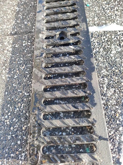 Kratka ruszt odwodniania kanał ciek wodny korytka korytko zeliwo