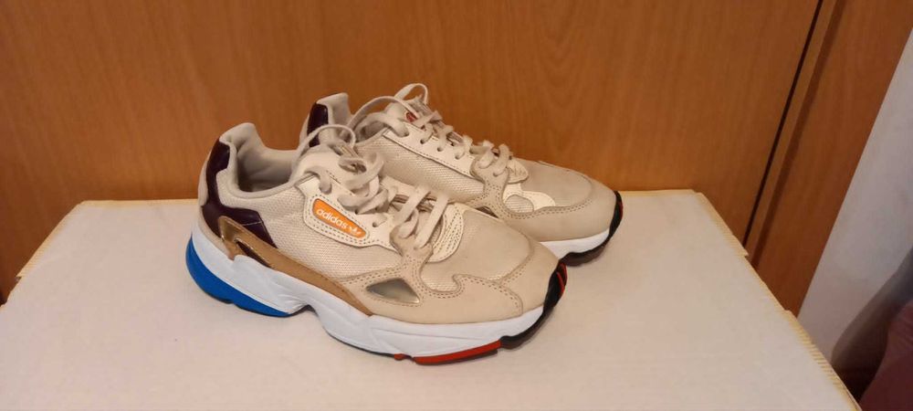 Sapatilhas ADIDAS n°37.5