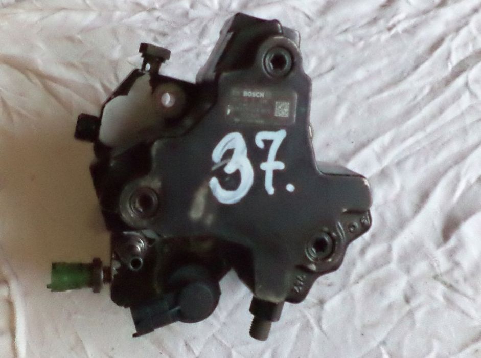 Pompa wtryskowa  VOLVO 2.4D 0445010111 31303475