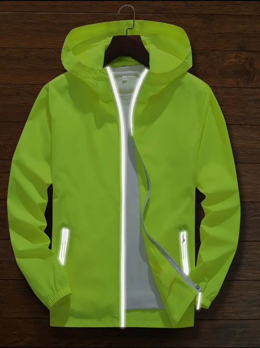 Куртка вітровка яскрава з капюшоном, нова, легка, спортивна, крута!
