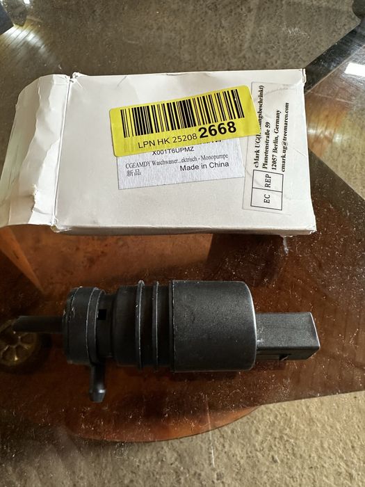 насос омивача вікон та фар, універсальний