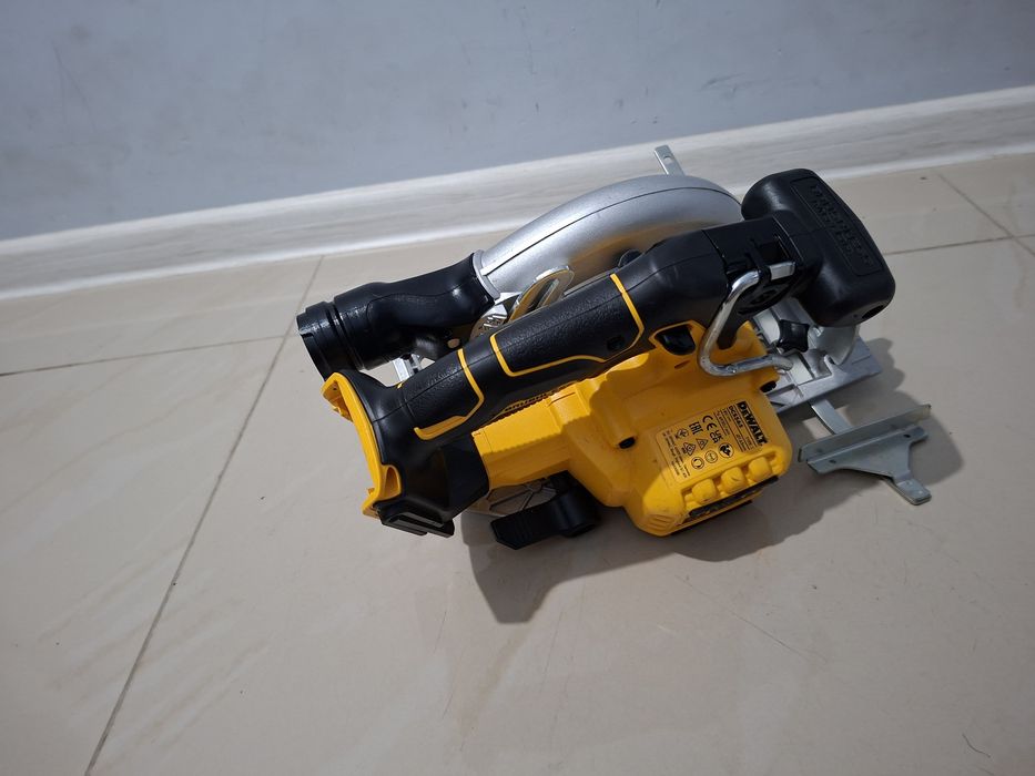 Пила дискова акумуляторна безщіткова DeWALT DCS565