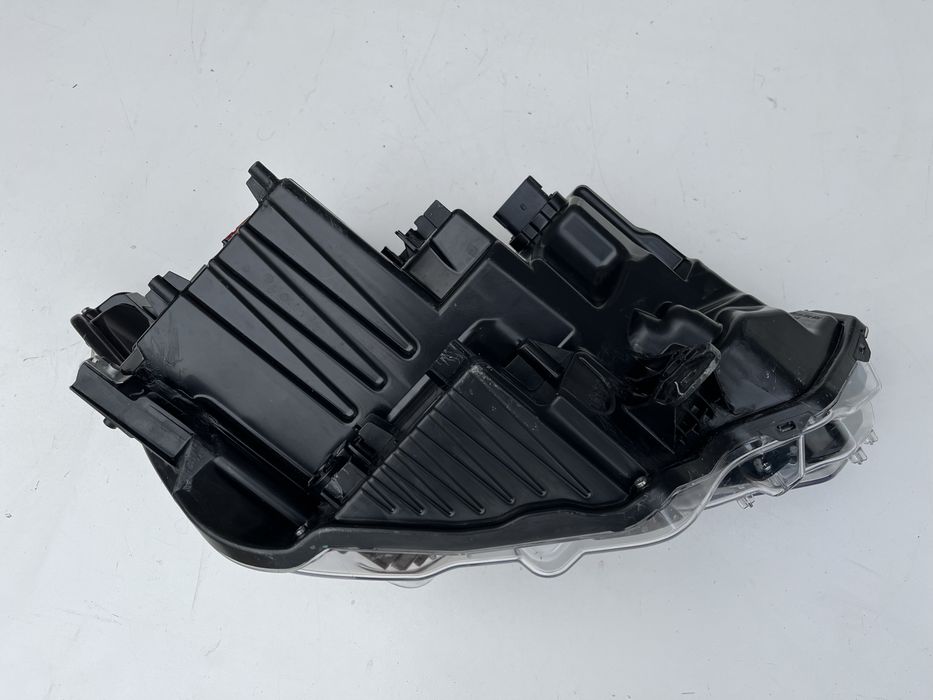 Фара ліва Ford Mustang S650 2024 2025 америка PR3B-13006-LD Base LED