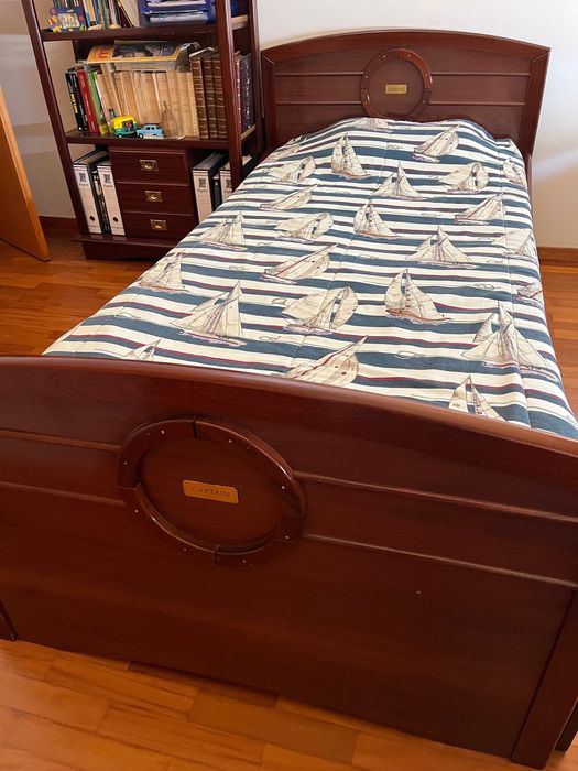 Cama de solteiro/ mogno estilo Navy – cama extra; colchões incluídos!