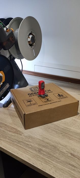 Bobines de filamento PLA de 1kg da marca Geeetech.