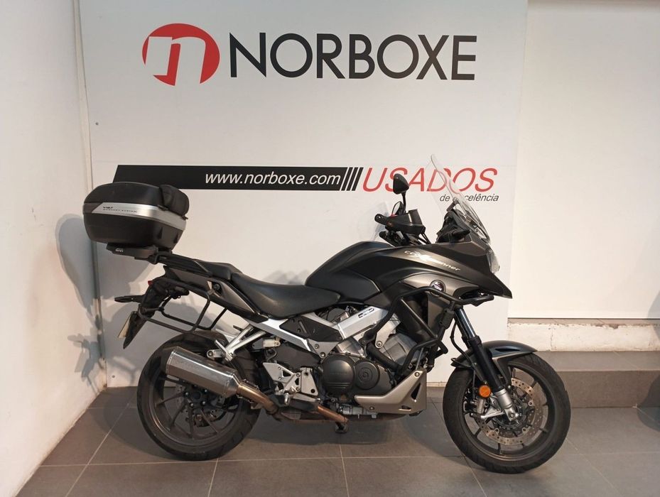 Honda VFR CROSSRUNNER