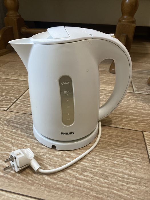 Електрочайник PHILIPS HD 4646