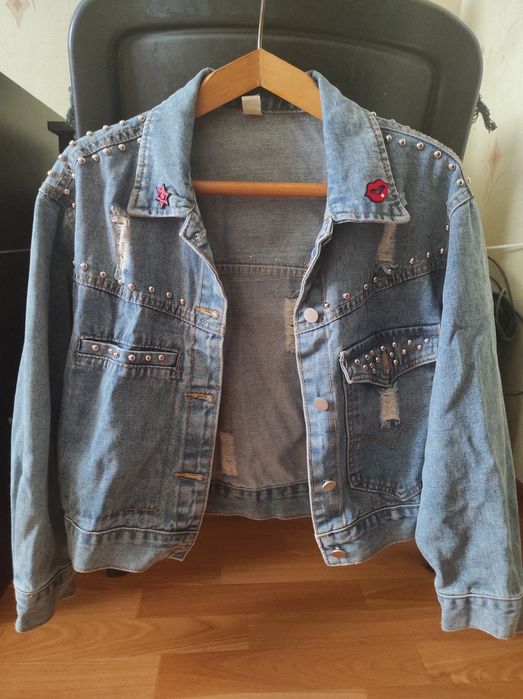 Джинсовая куртка
