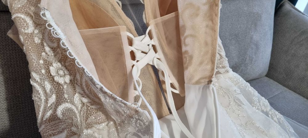 Suknia ślubna boho glamour, biała/beż/brzoskwinia +welon