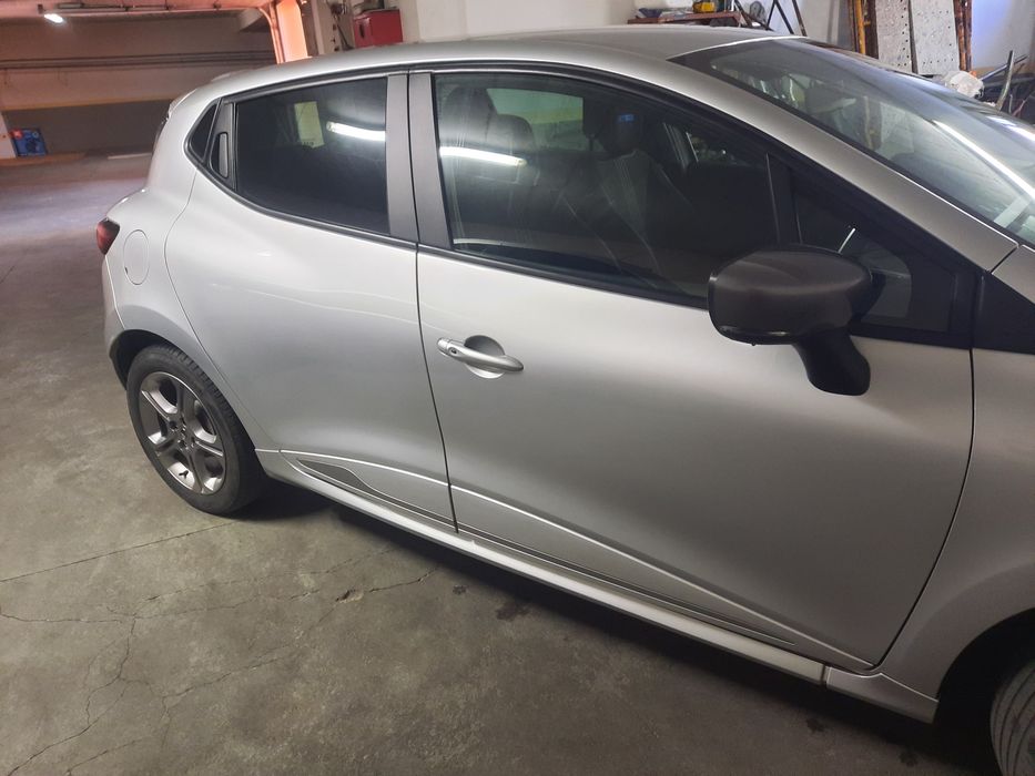 Vendo Renault clio .