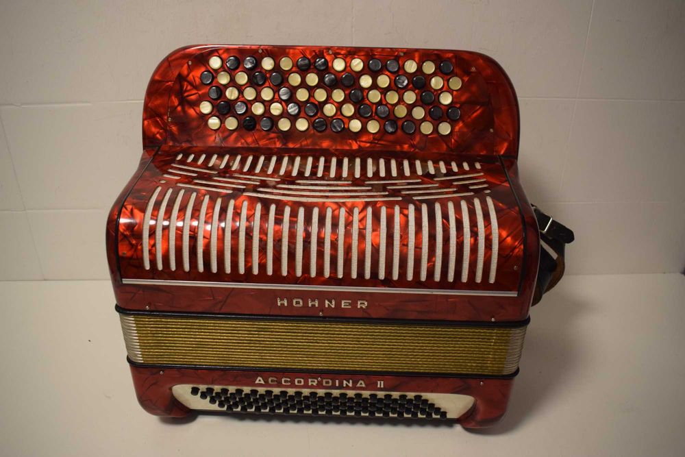 Acordeao Hohner acordina 2 Voz. N 261