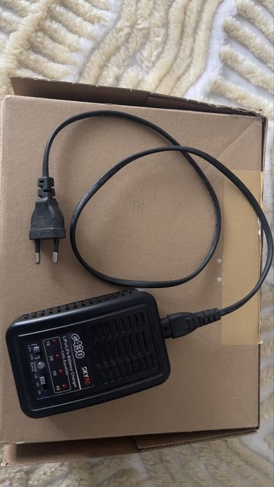 Carregador de baterias SkyRc e430
