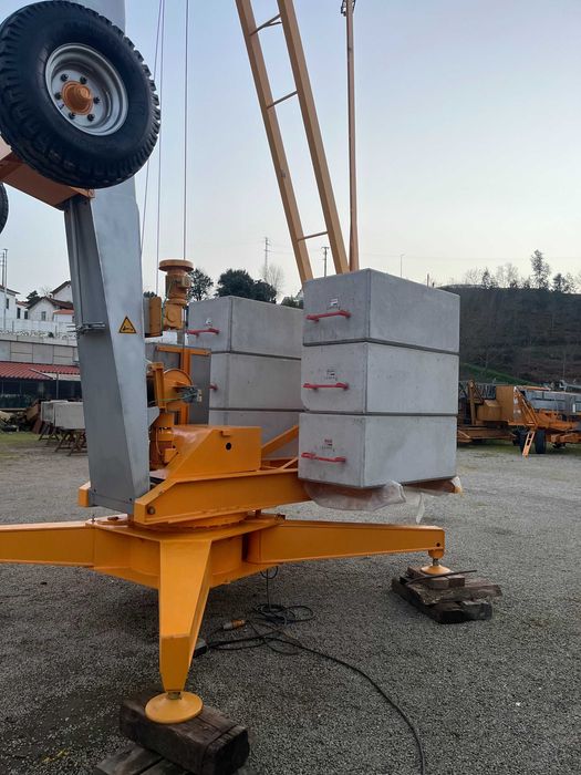 Grua Cattaneo Automontante Hidráulica 17x20m