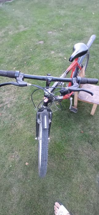 Велосипед  з пляшкою