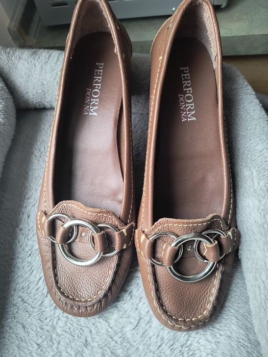 Piękne nowe mokasyny greckiej profukcji