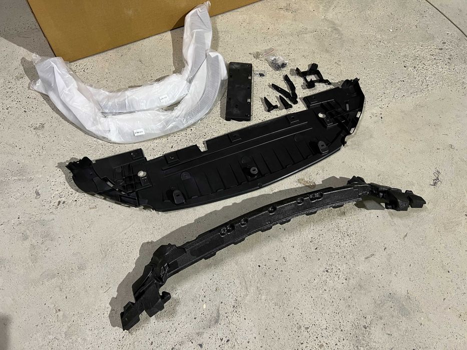 передний бампер mercedes glb x247 w247 amg glb35 AMG Решетка амг