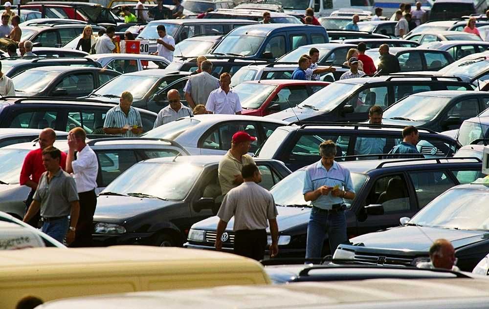 Автобазар • Авторинок • Групи в соцмережах • 900 тисяч учасників