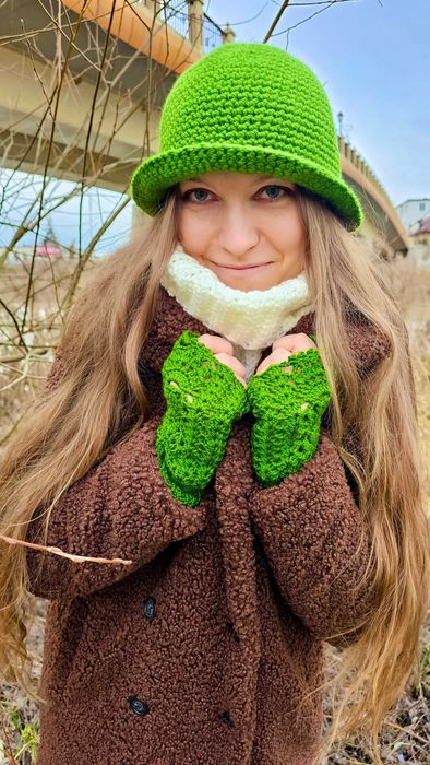 Rękawiczki mitenki szydełkowe – ciepłe, eleganckie, bez palców, kolory