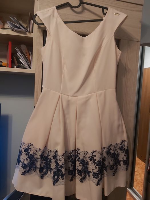 Sukienka z koronka+ pasek