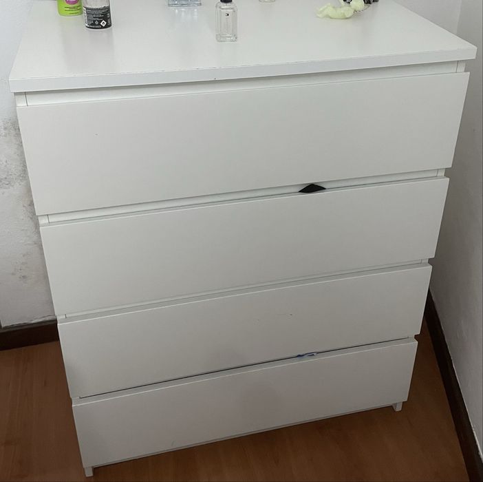 Vendo 2 Cómodas + 1 Mesa de cabeçeira