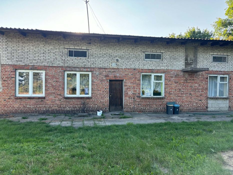 Sprzedam działkę z domem i budynkami gospodarczymi