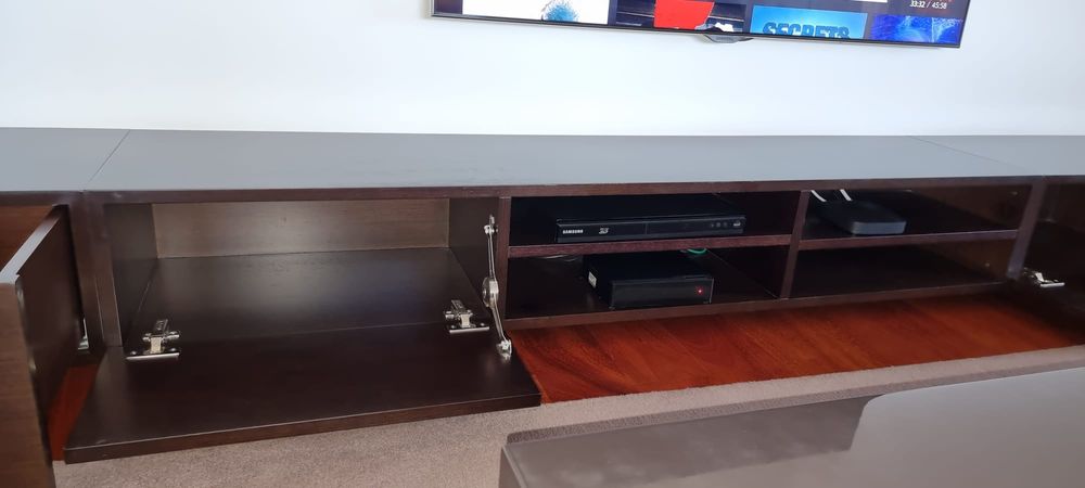 Móvel de apoio a TV, DVD, BOX TV CABO, etc e arrumação 5,10 mt