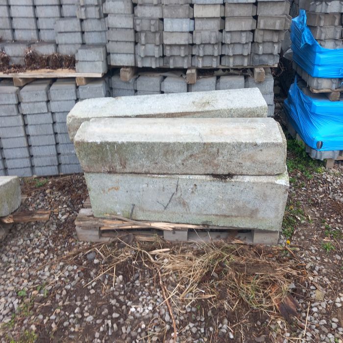 Krawężnik granitowy