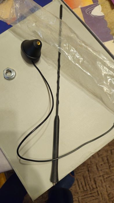 Antena dachowa do samochodu