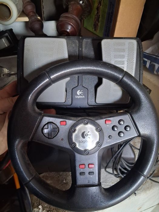 Kierownica i pedały Logitech gamingowa
