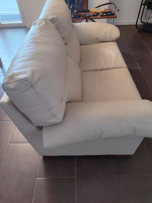 Vendo sofá  2 lugares