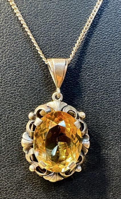 Lindissimos antigos colares vintage em prata contrastada e dourada