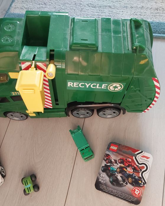 Duże auta smieciarka