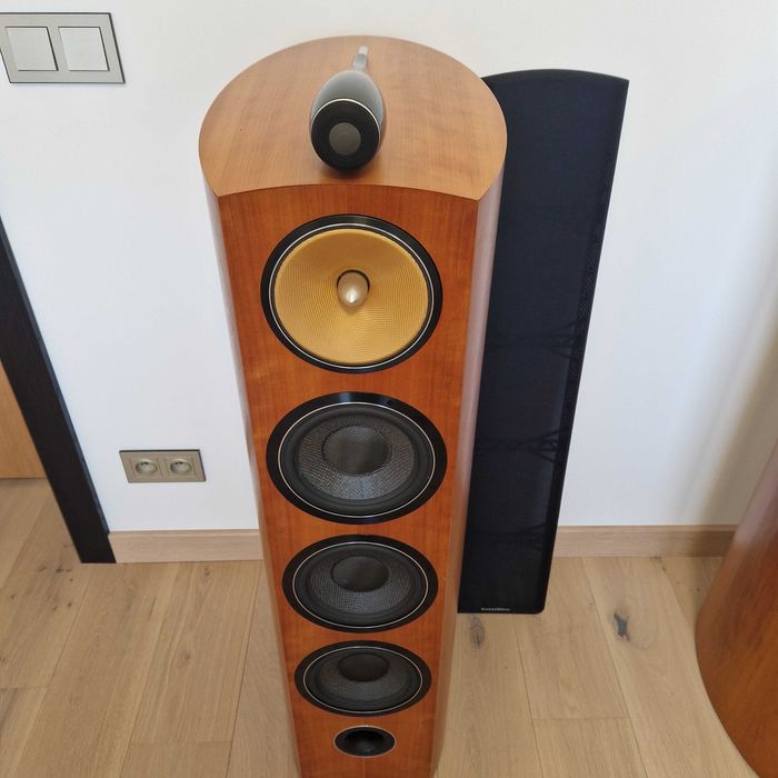 Bowers & Wilkins 803 D2