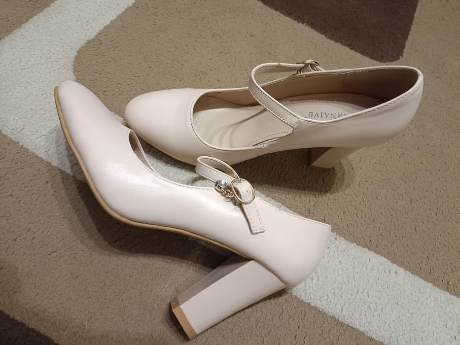 Туфлі бежеві 39р шкіра