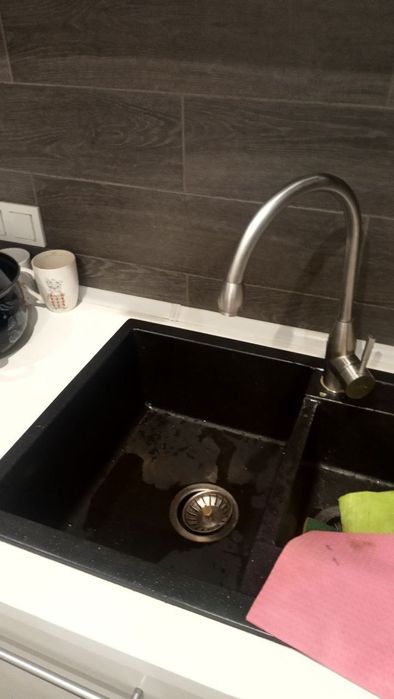 Кімната Позняки для дівчини без власників  є генератор для ліфту