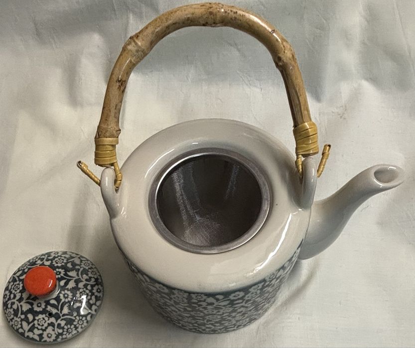 Conjunto de chá em porcelana loja “Tea Shop”
