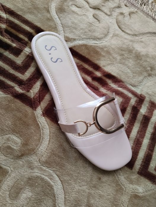 Klapki transparentne