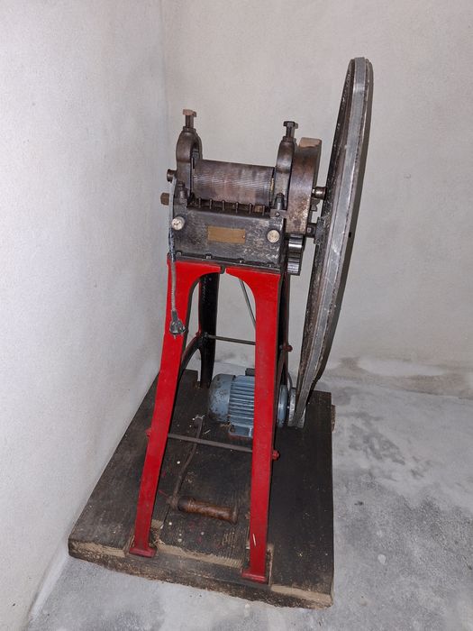Maquina de trabalhar vime