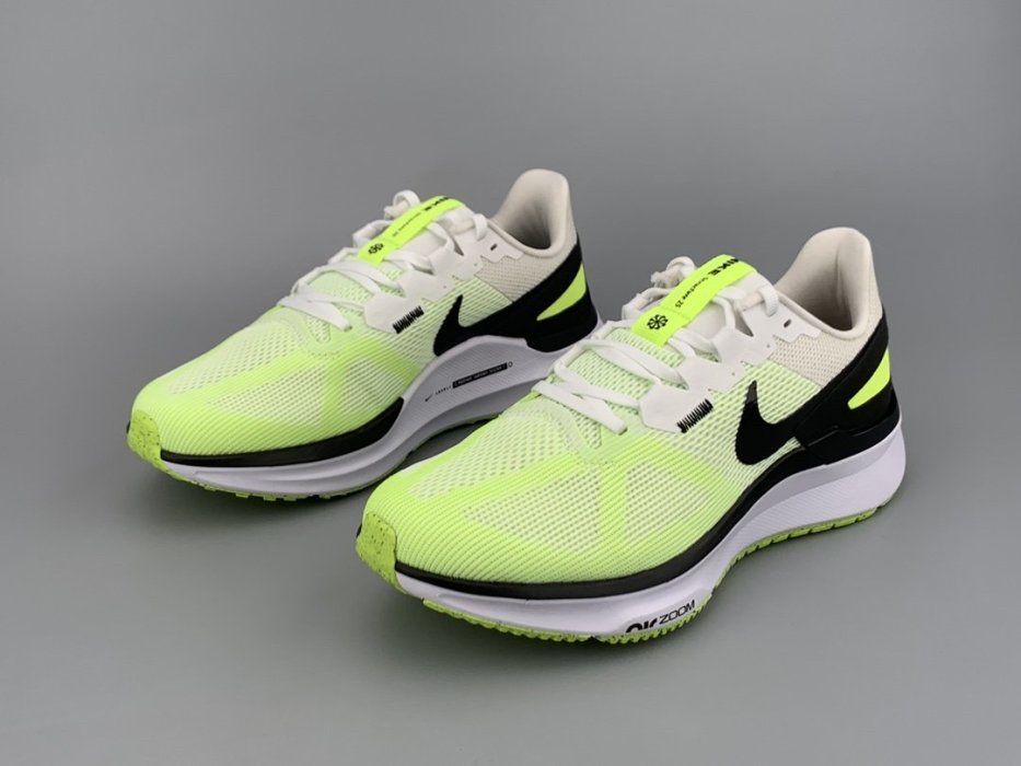 Оригінал Кросівки Nike Air Zoom Structure 25 (27см)
