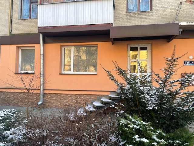 продаж  приміщення  під офіс чи магазин по проспекту Волі 62