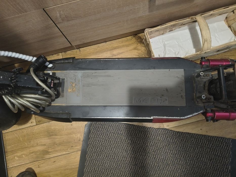 Witam mam na sprzedaż hulajnoga elektryczna kugoo kirin M4 pro