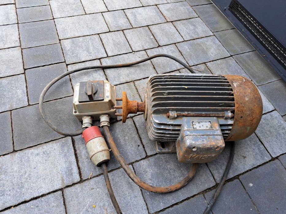 SILNIK ELEKTRYCZNY 380V  z włącznikiem