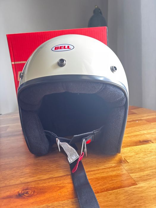 Capacete Marca BELL Branco -Modelo Magnum