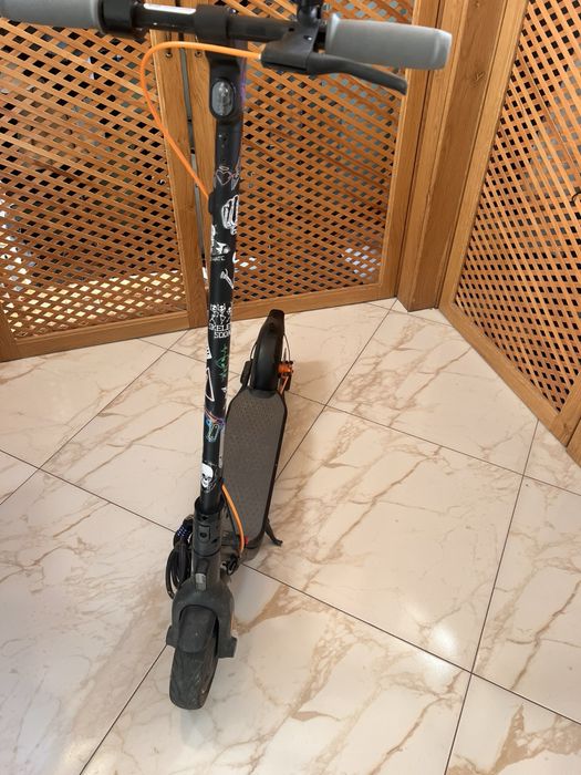 Продам електросамокат в хорошому стані