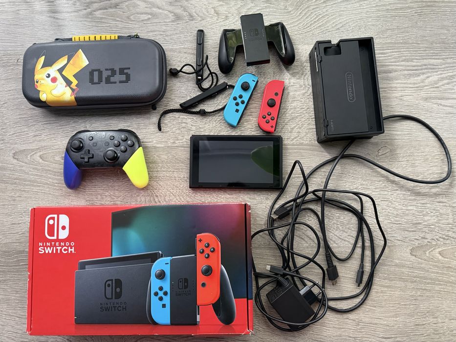 Ninntendo switch, dodatkowy kontroler, pamiec SD 128GB, pokrowiec